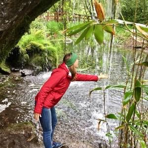 Meet your Posher, April